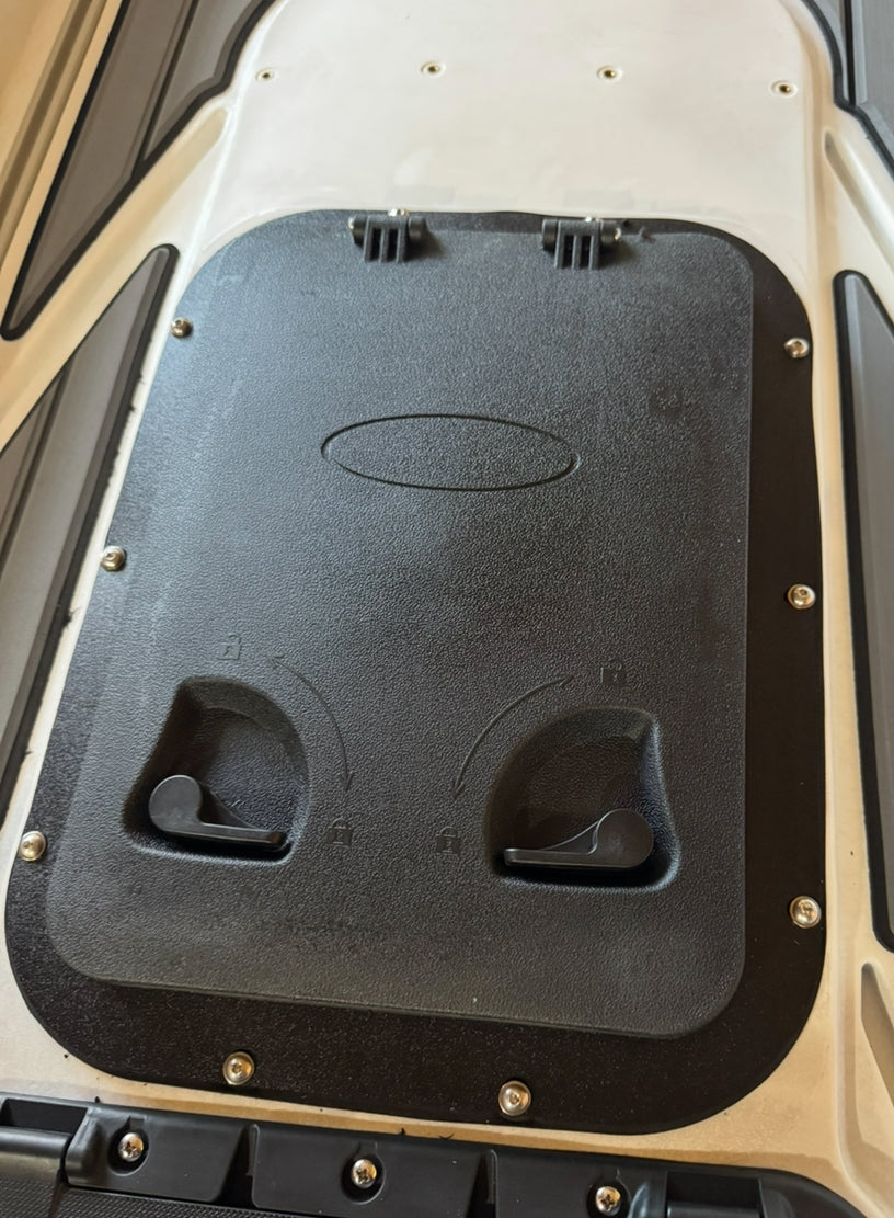 Guru front pod hatch assembly